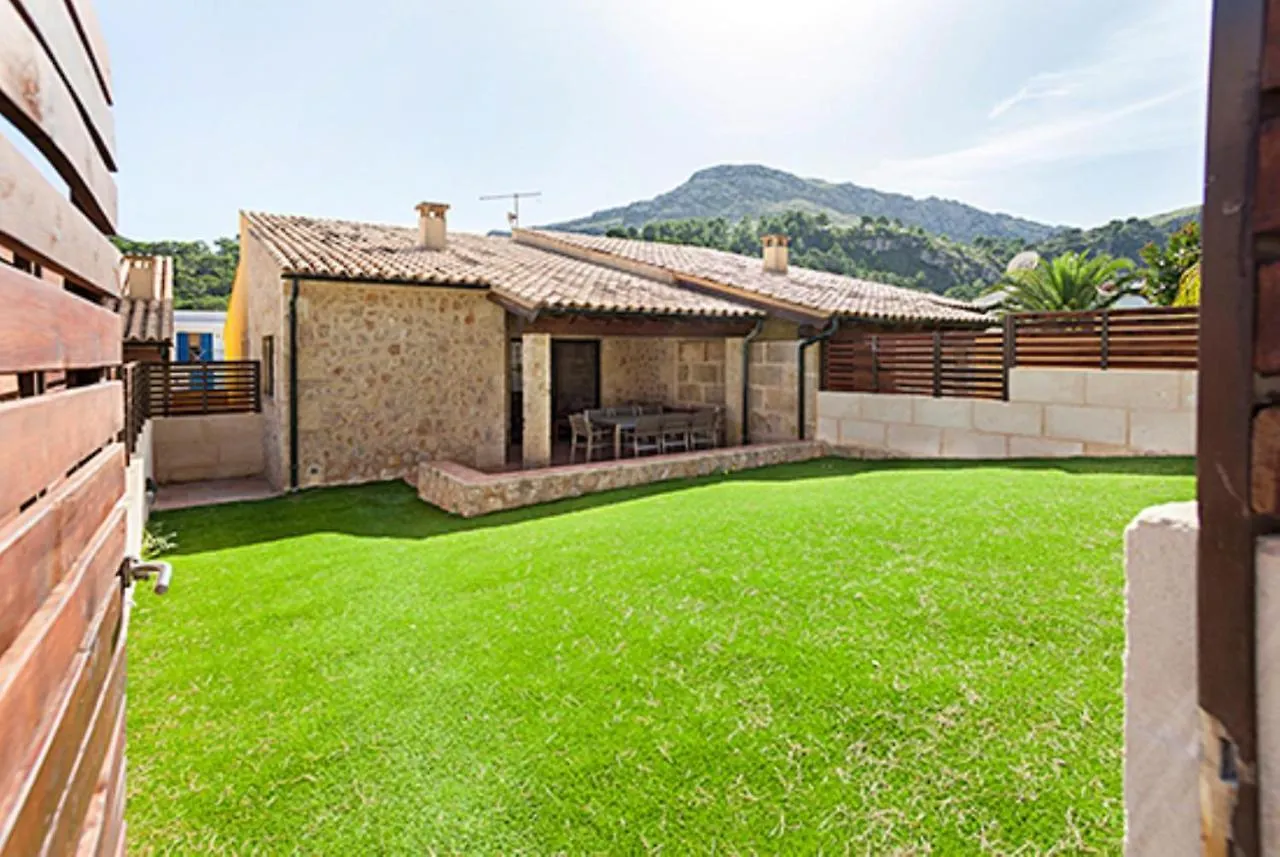 Villa Can Javi Cala de Sant Vicenc 0*,  España